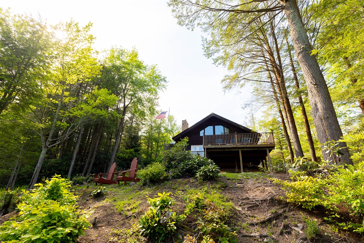 Surround yourself with nature in this cabin in Albrightsville!