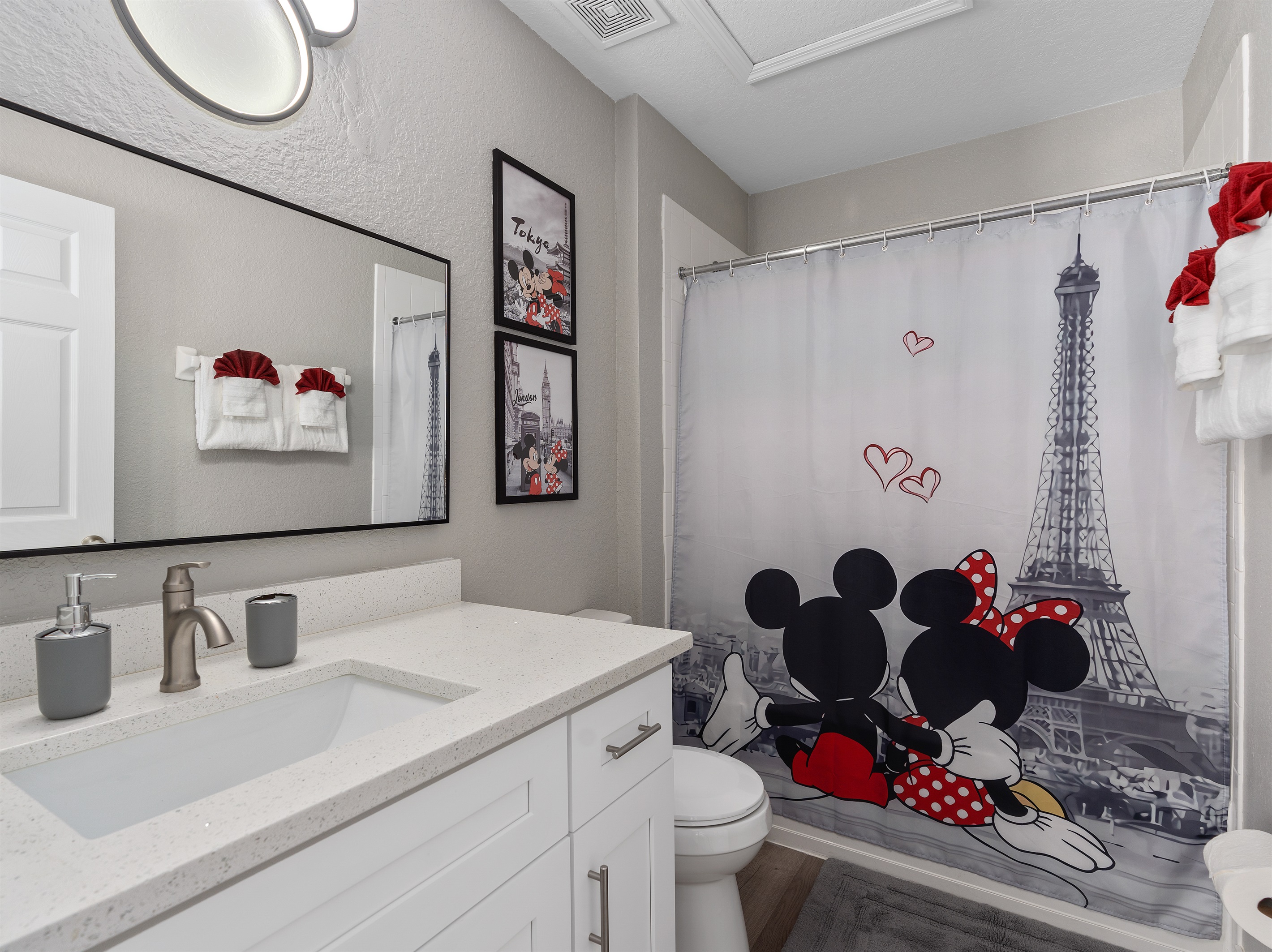 Mickey and Minnie's Genie-ous Reel Ensuite