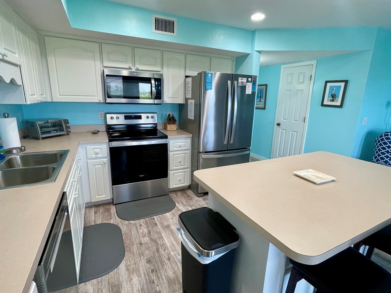 Fully Stocked Kitchen with Dishwasher