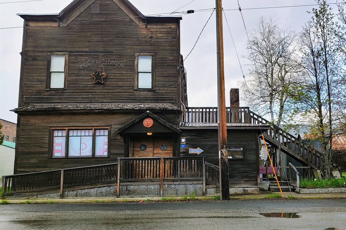 Roslyn Move Theater.