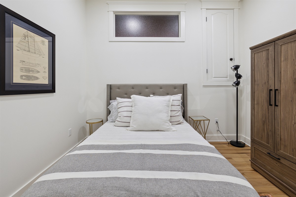 Bedroom#2 with Queen Bed