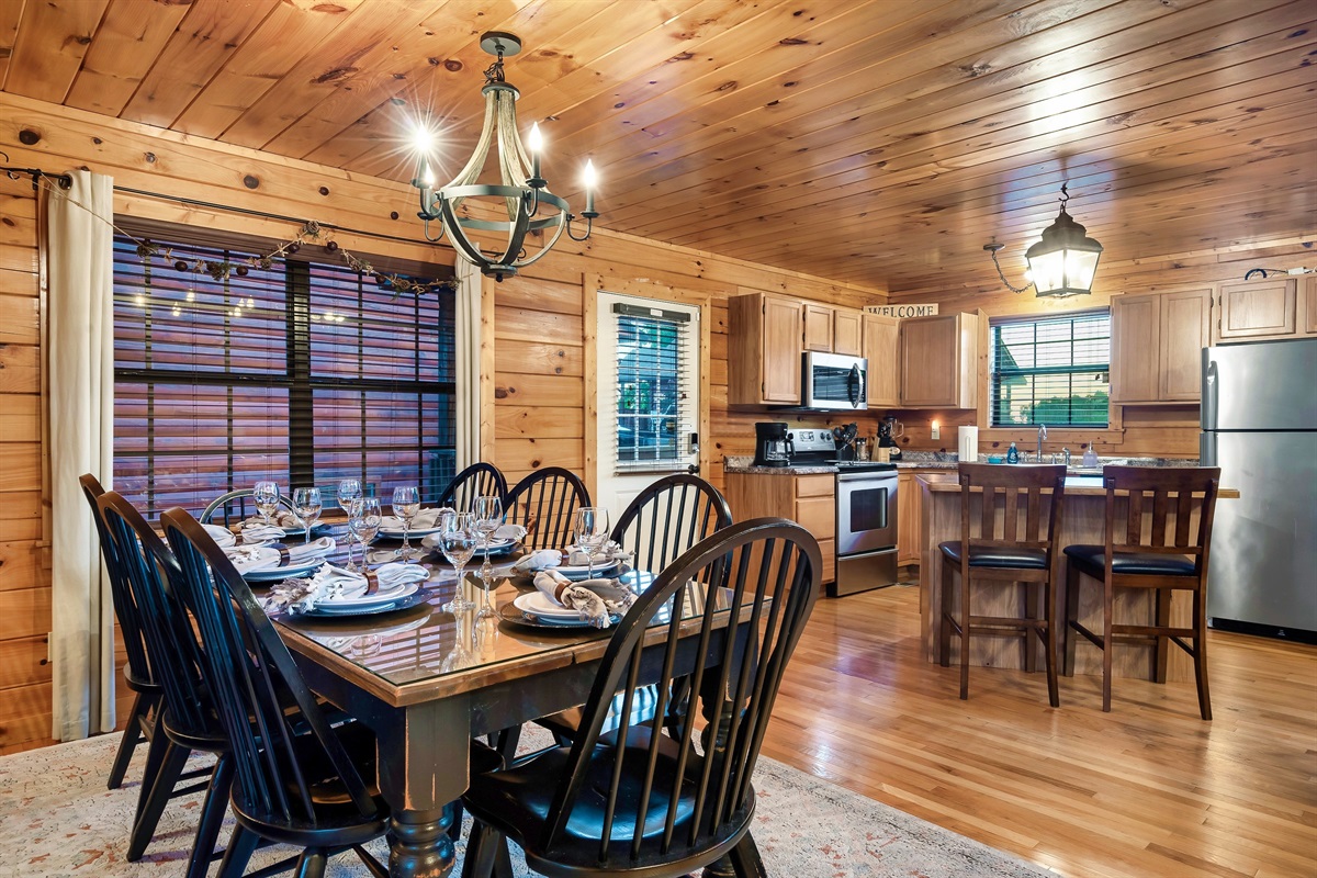 Comfortable Dinner table for family dinners.