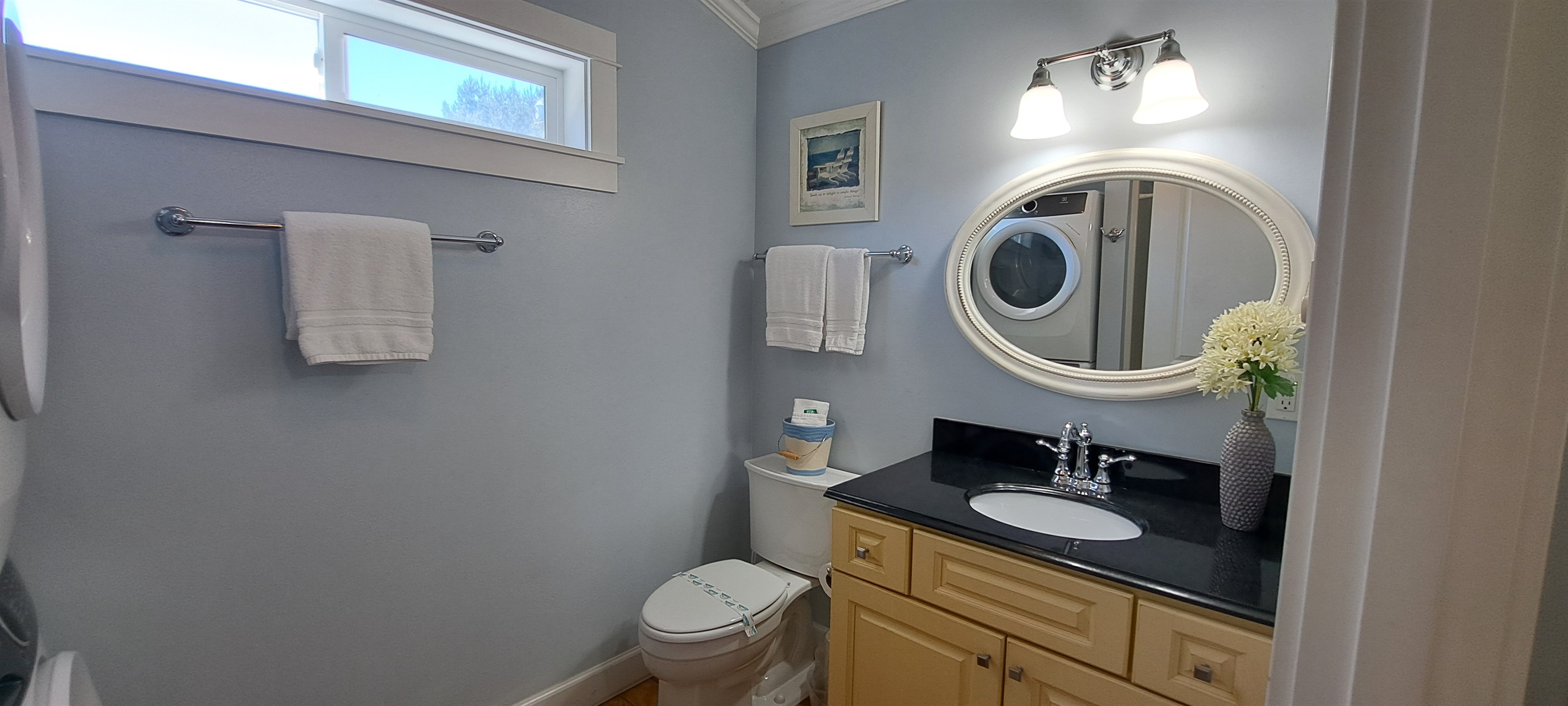 Beach Cottage Bath with Fresh White Towels