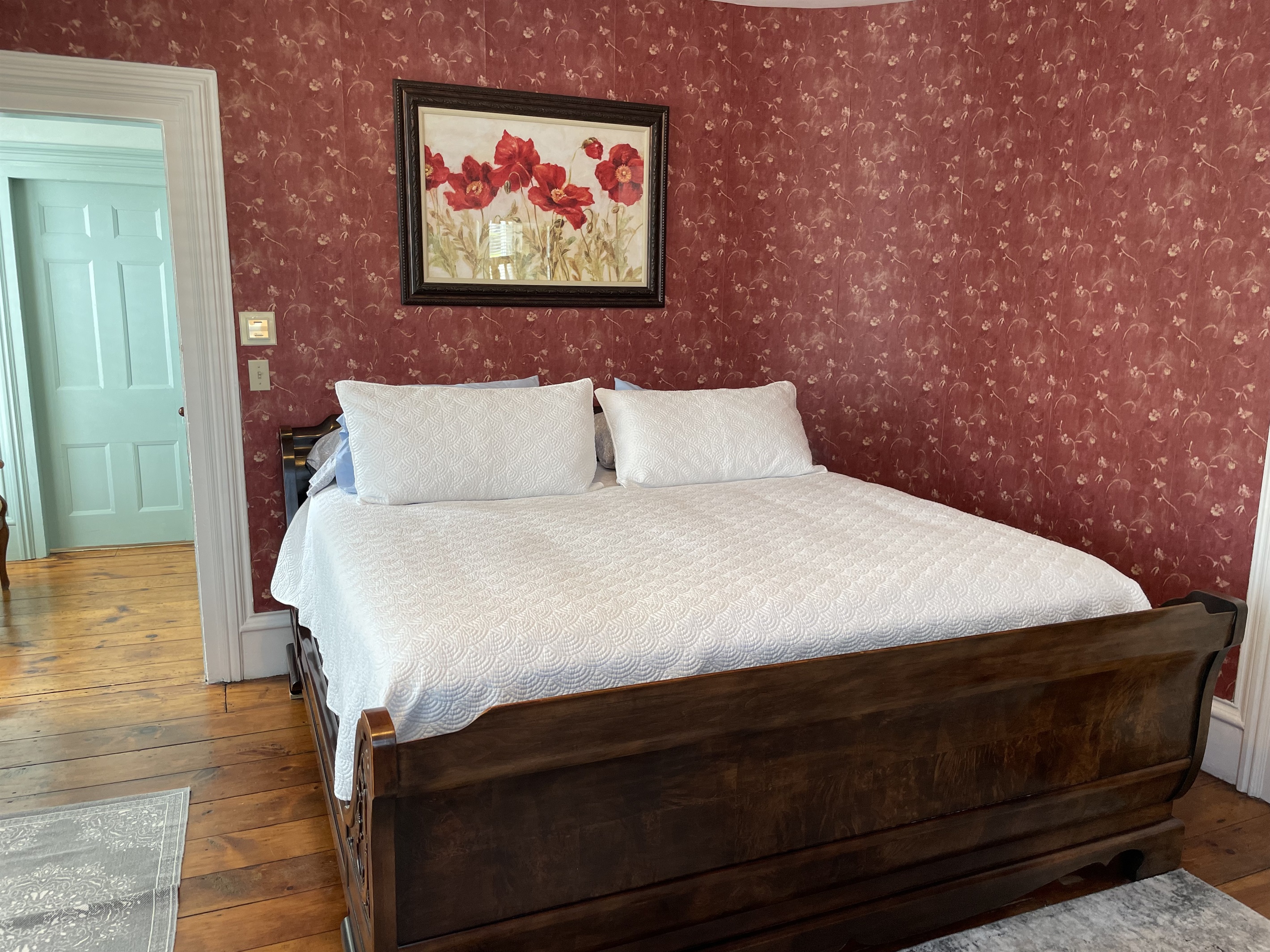 2nd floor King w/ ensuite