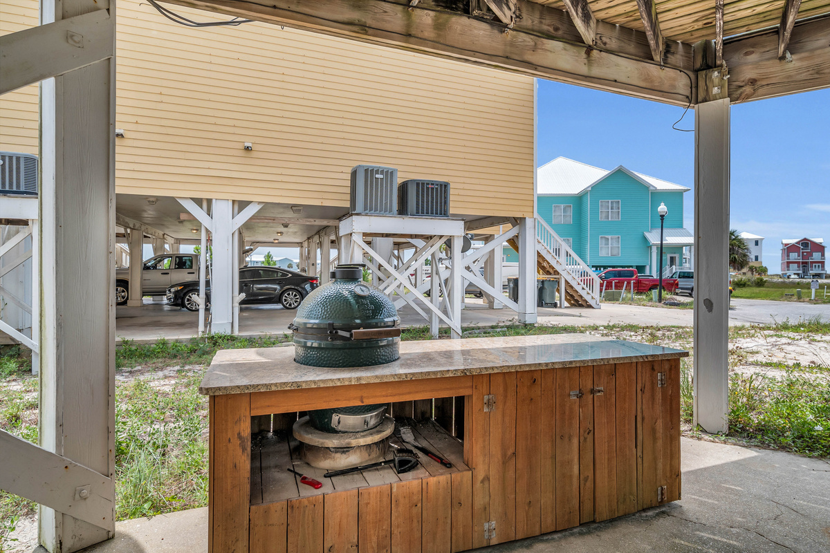 Big green egg grill station