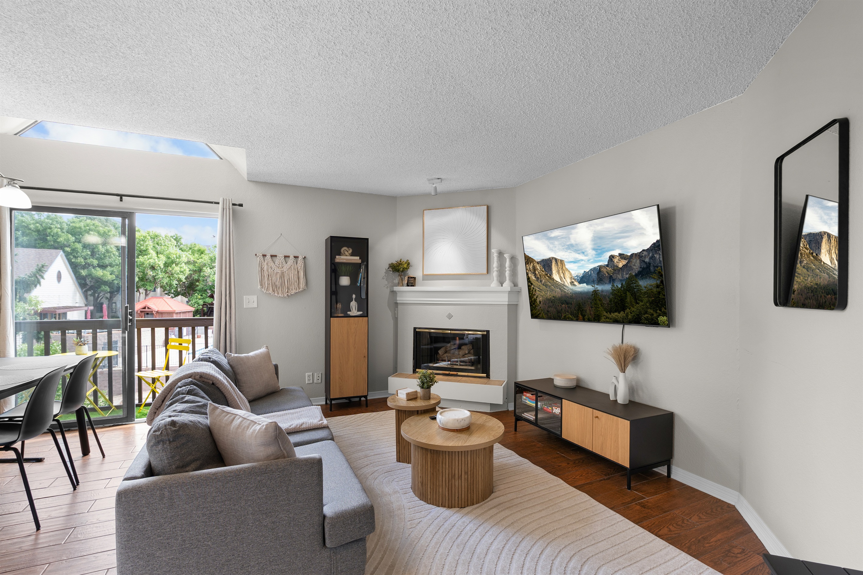 Beautiful, modern and comfortable living area.