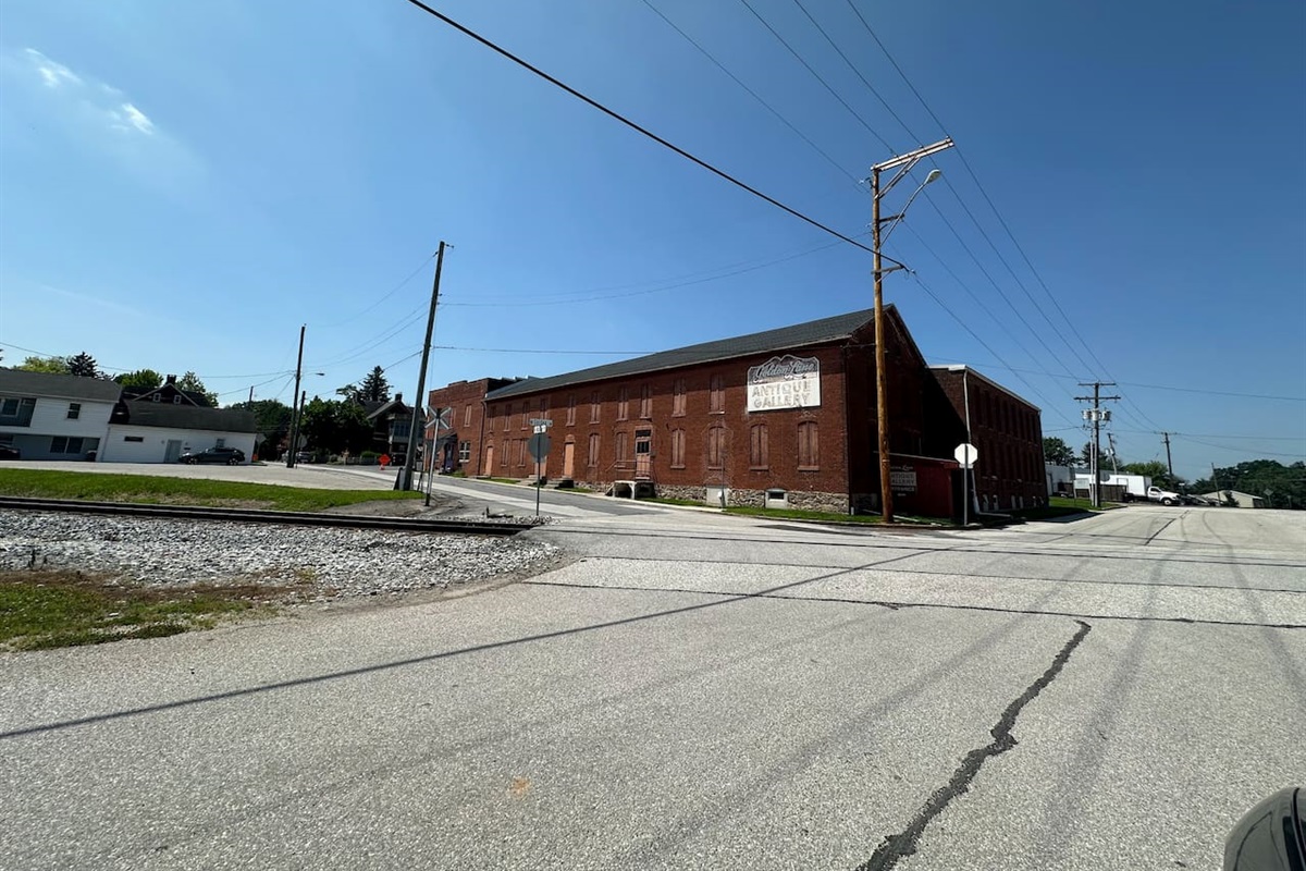 2 minute walk from house