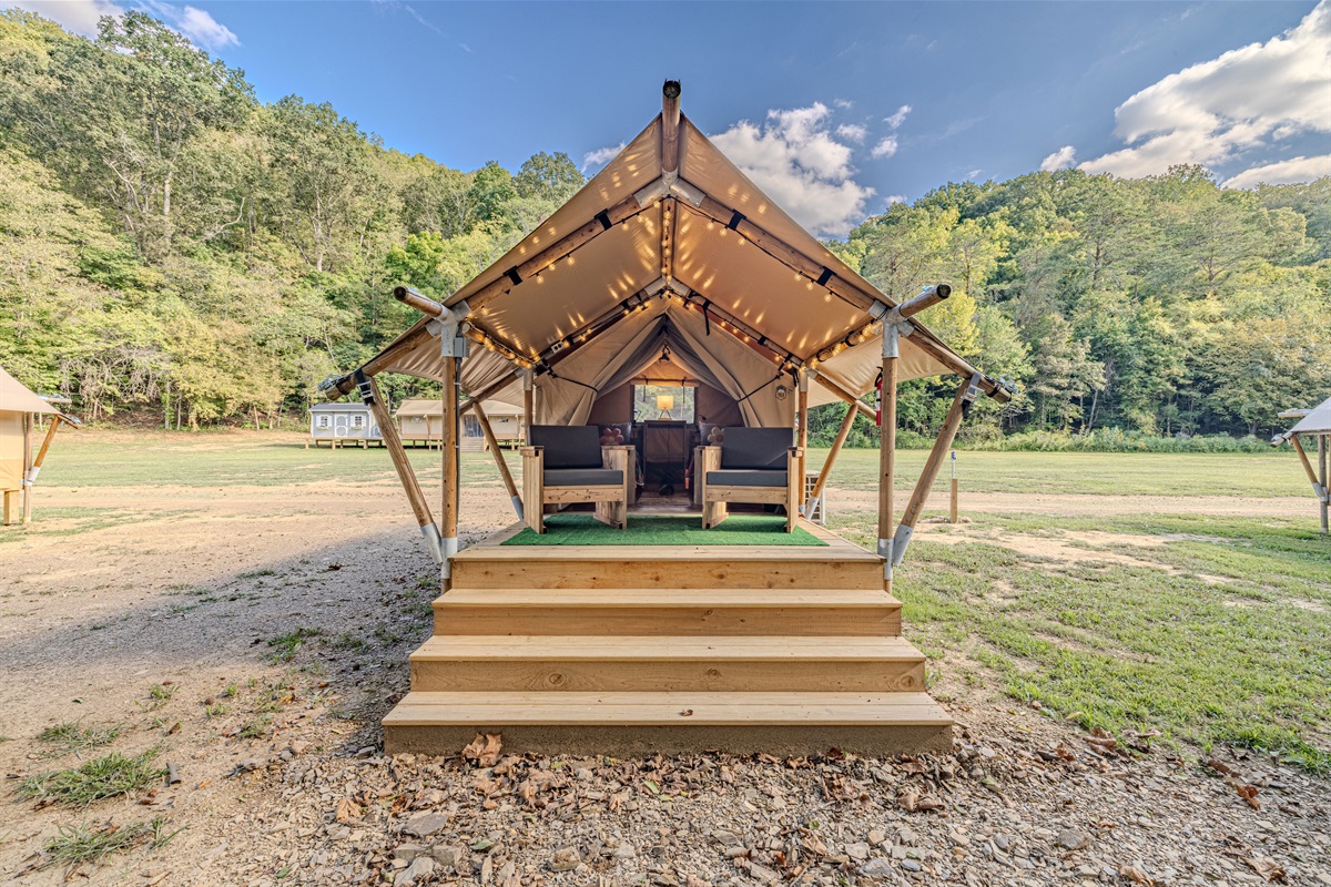 Welcome to Leo! Your home away from home. Step up to your luxury tent, with a spacious deck perfect for morning coffee and enjoying the sounds of nature.