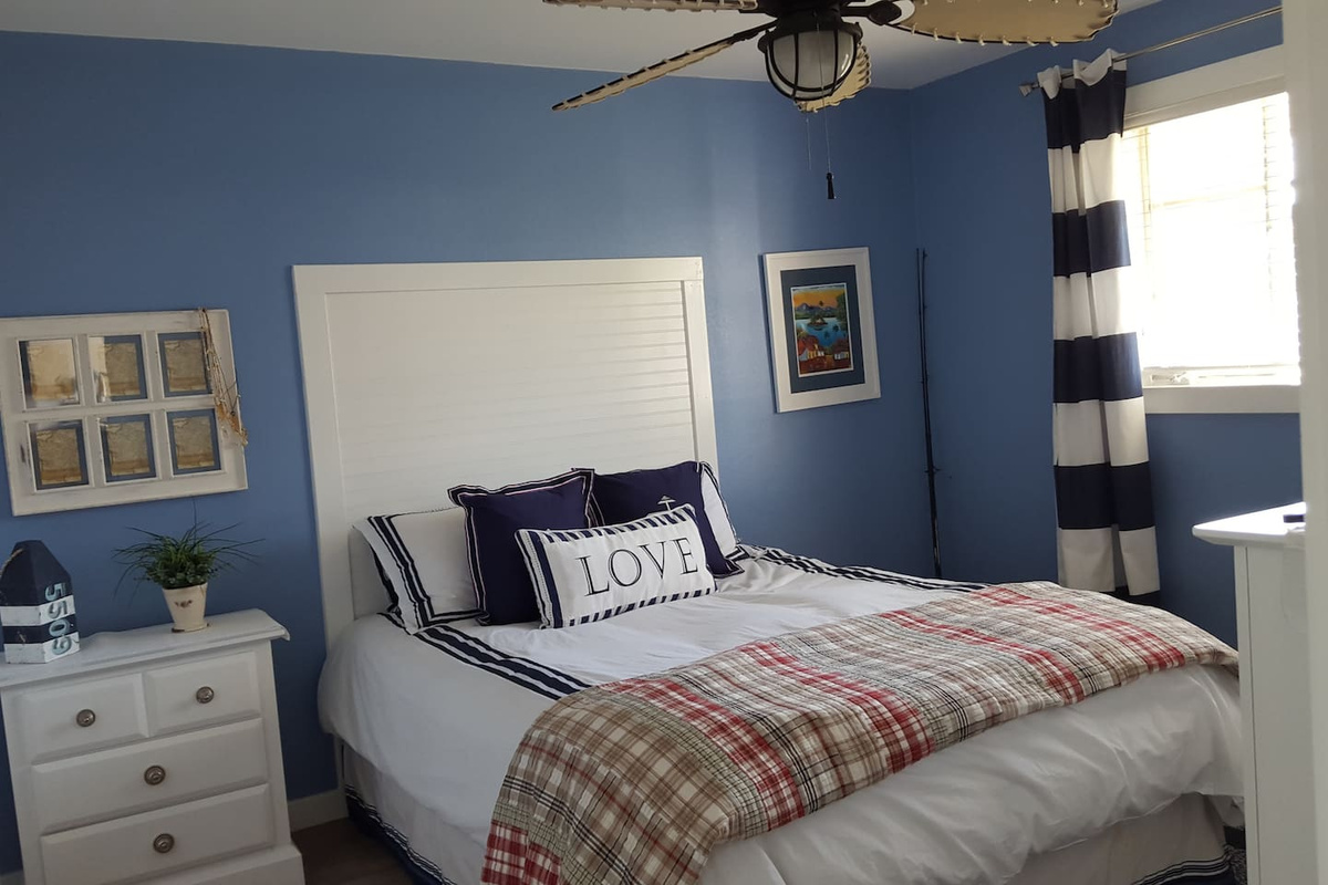 Cottage Nautical Room