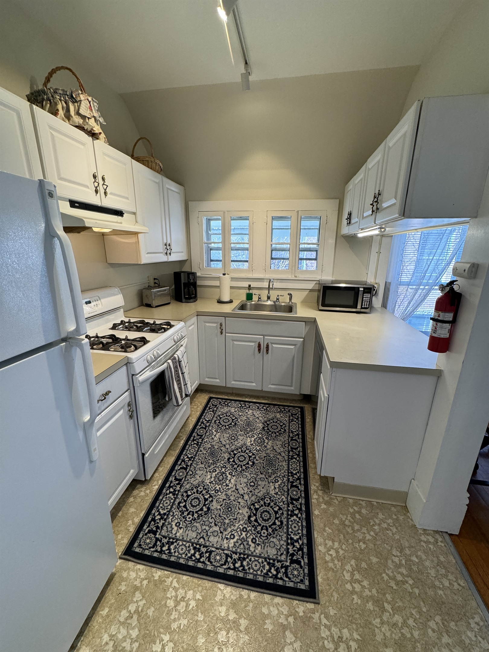 Ample kitchen space for quick meals After the Game