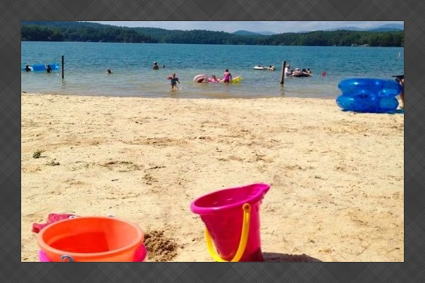 🌊Spend a sunny afternoon at Morganton Point Recreation Area with sandy beach access, swimming, picnic tables, and beautiful views of Lake Blue Ridge.