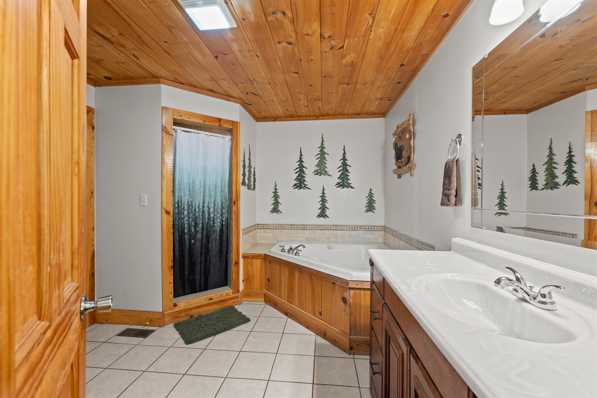 Main Floor Master Bath with Spa Tub