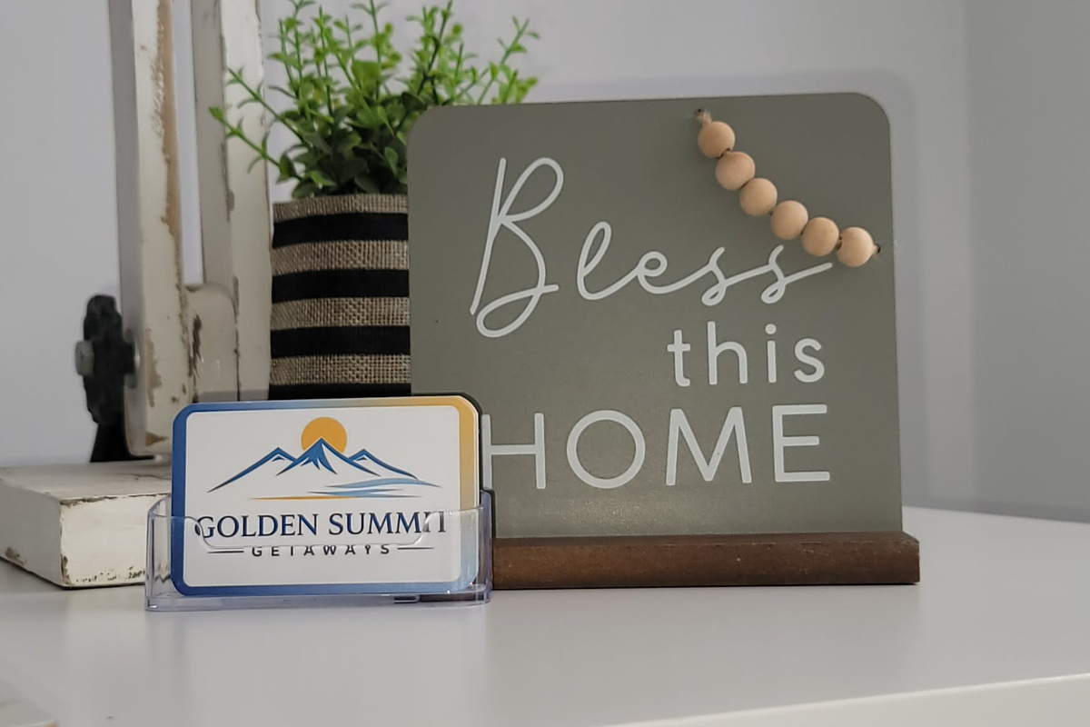 Welcome to Golden Summit Getaways!
