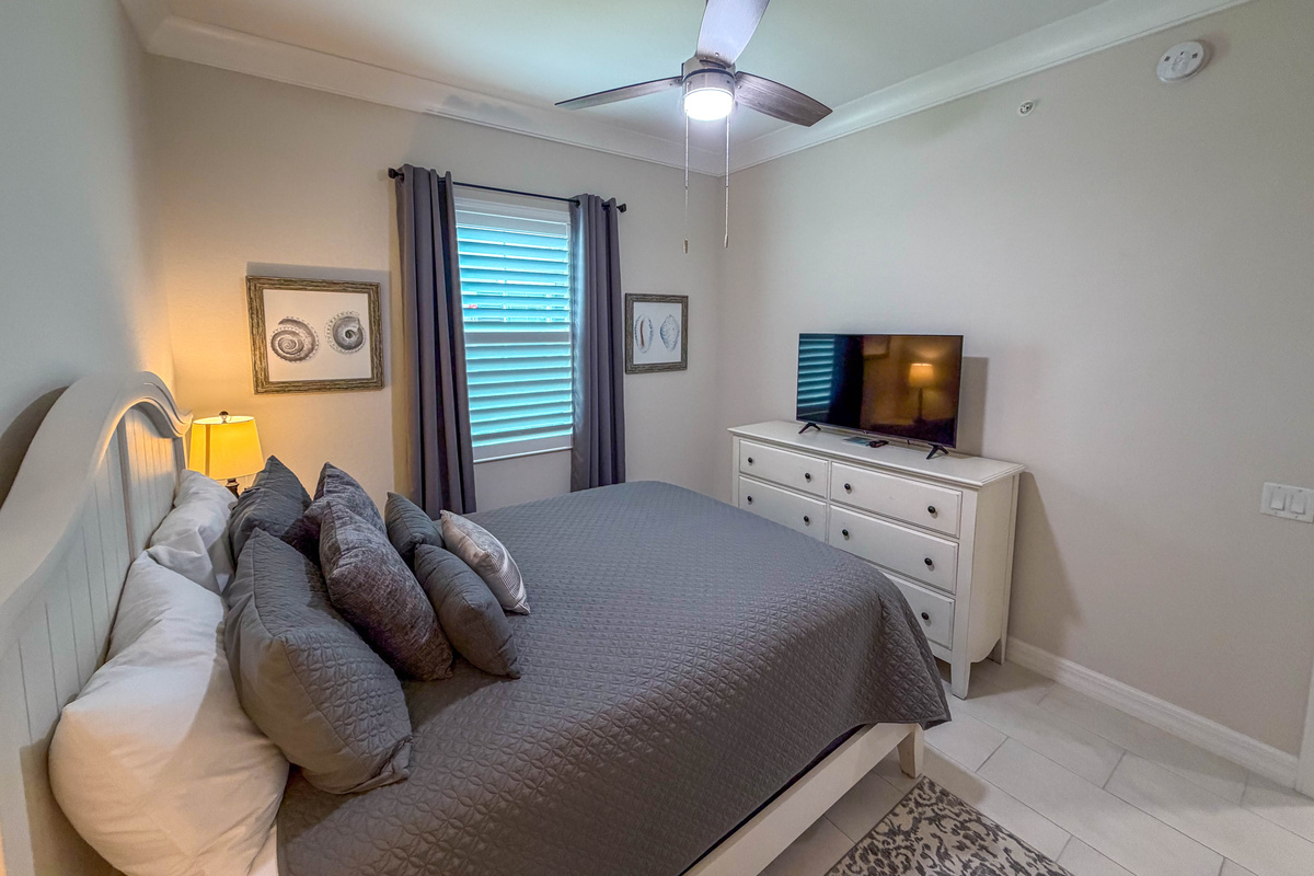 Guest Bedroom (Queen)