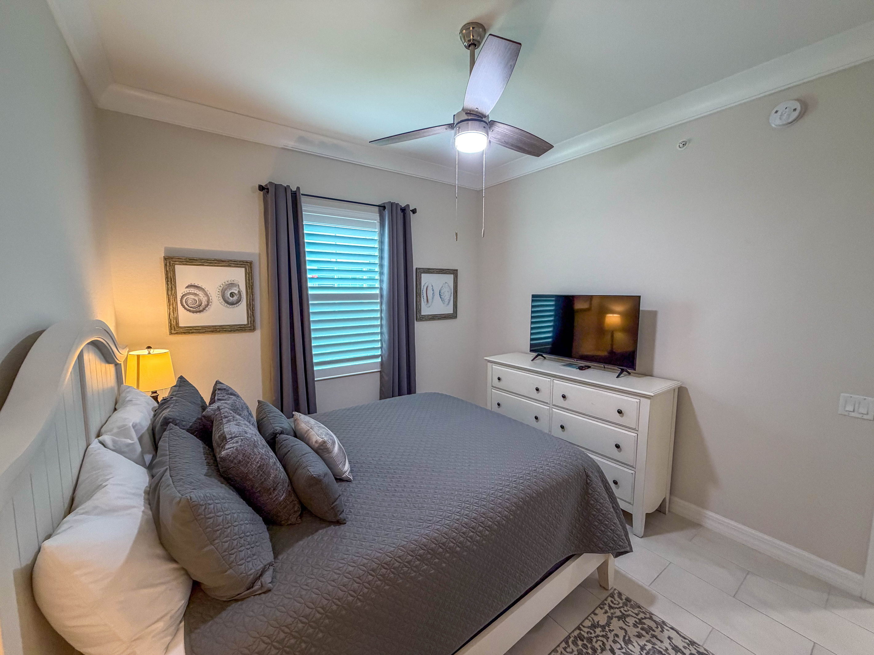 Guest Bedroom (Queen)