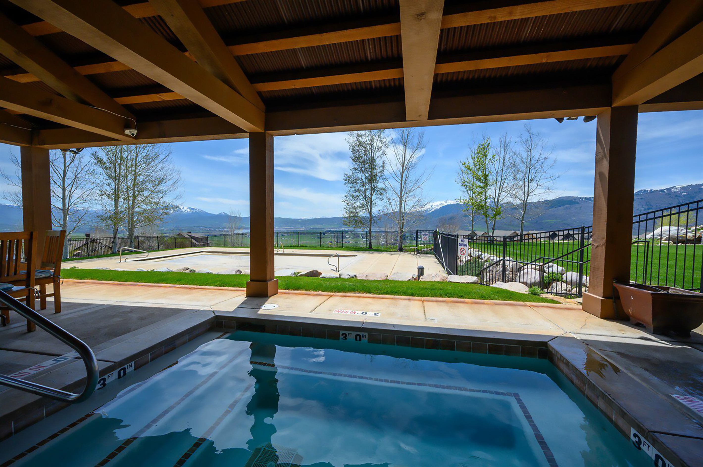 Soak up the views in the year-round community hot tub and pool access.