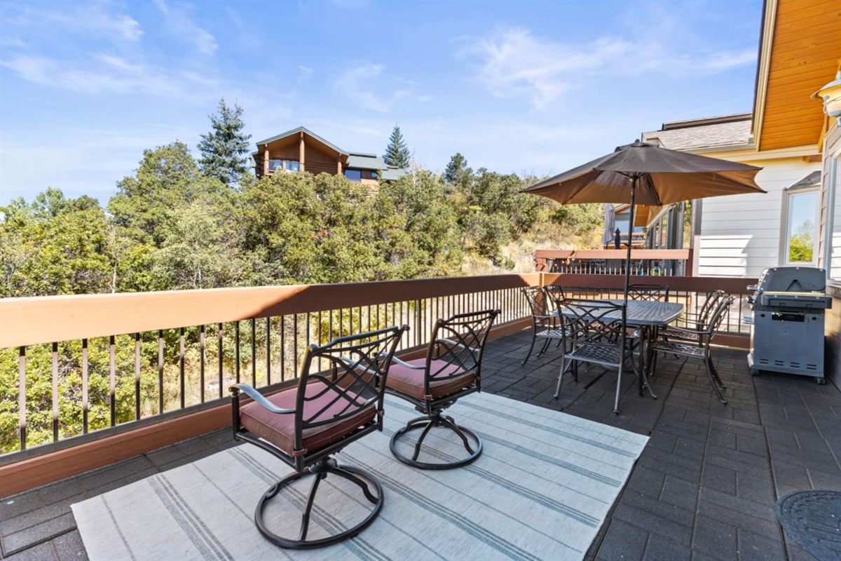 Top Level - Deck with Dining & Grill