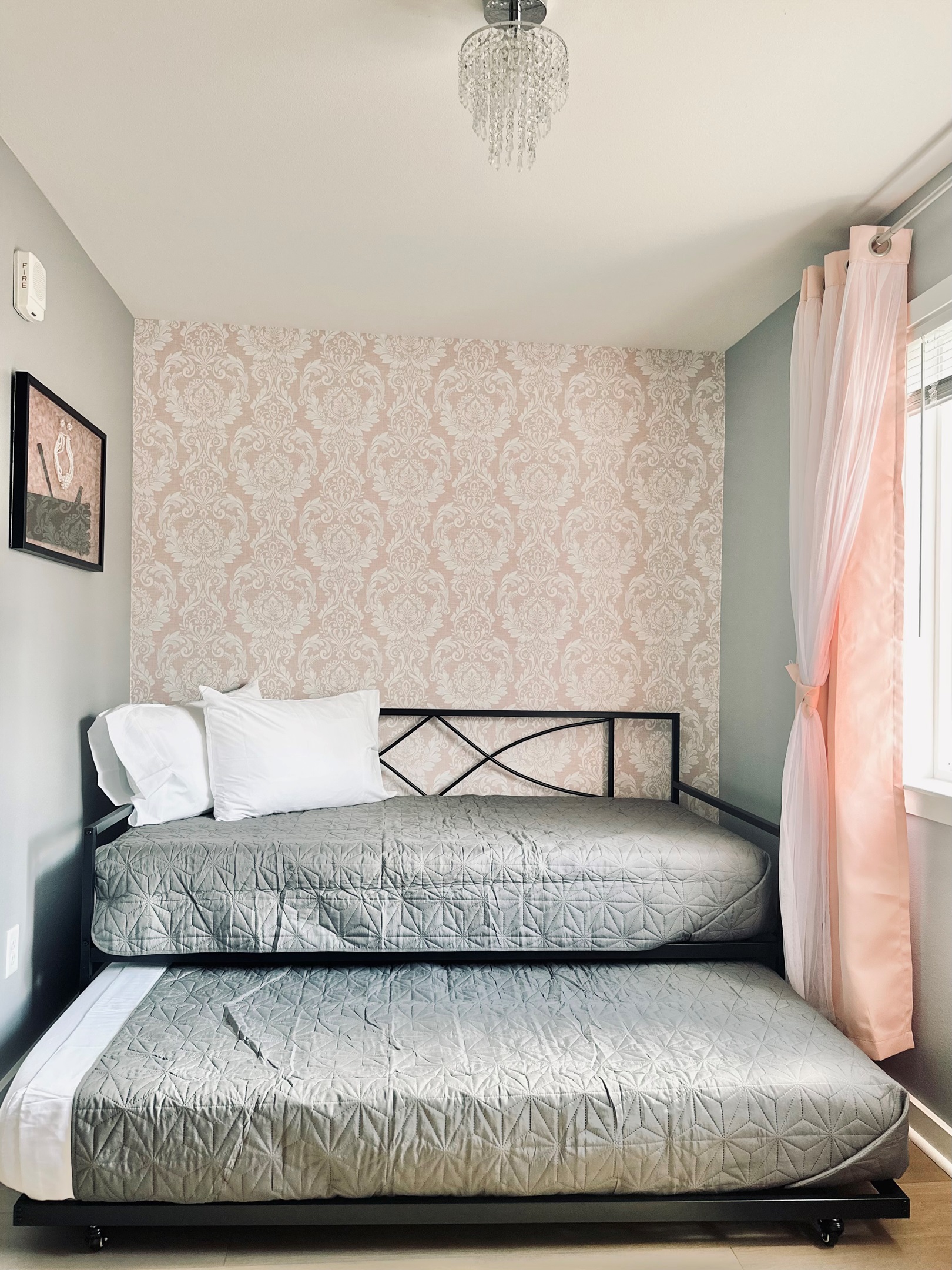 Audrey twin bed and trundle