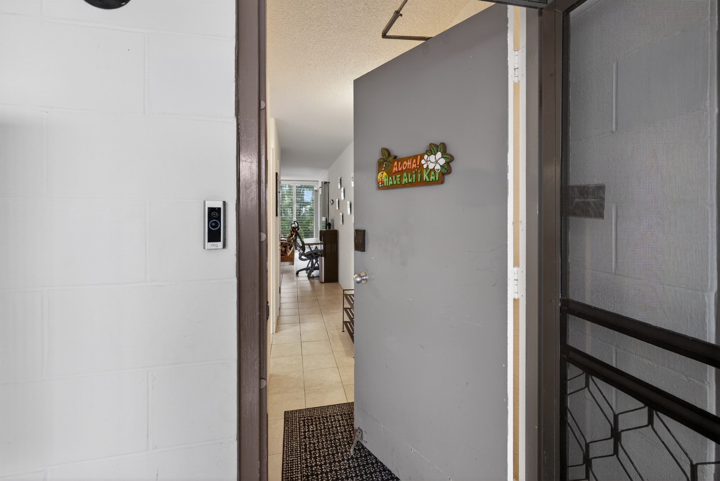 Welcoming private entry with keyless access—easy self check-in and a comfortable arrival after your travels.
