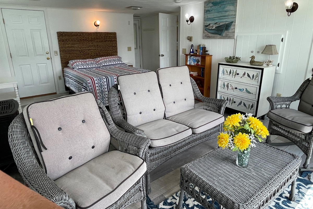 1st floor Queen with sitting area