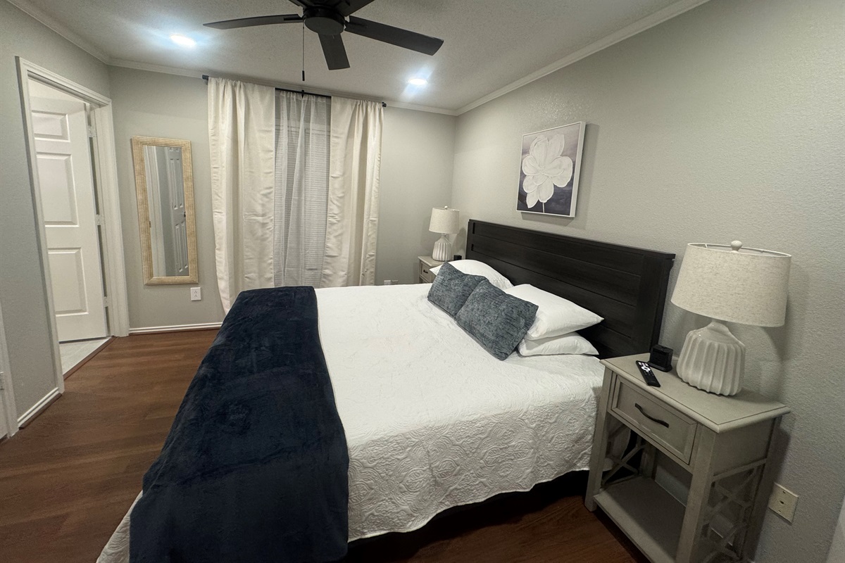 King Bedroom #4 w/ Large TV and Jack & Jill Bathroom