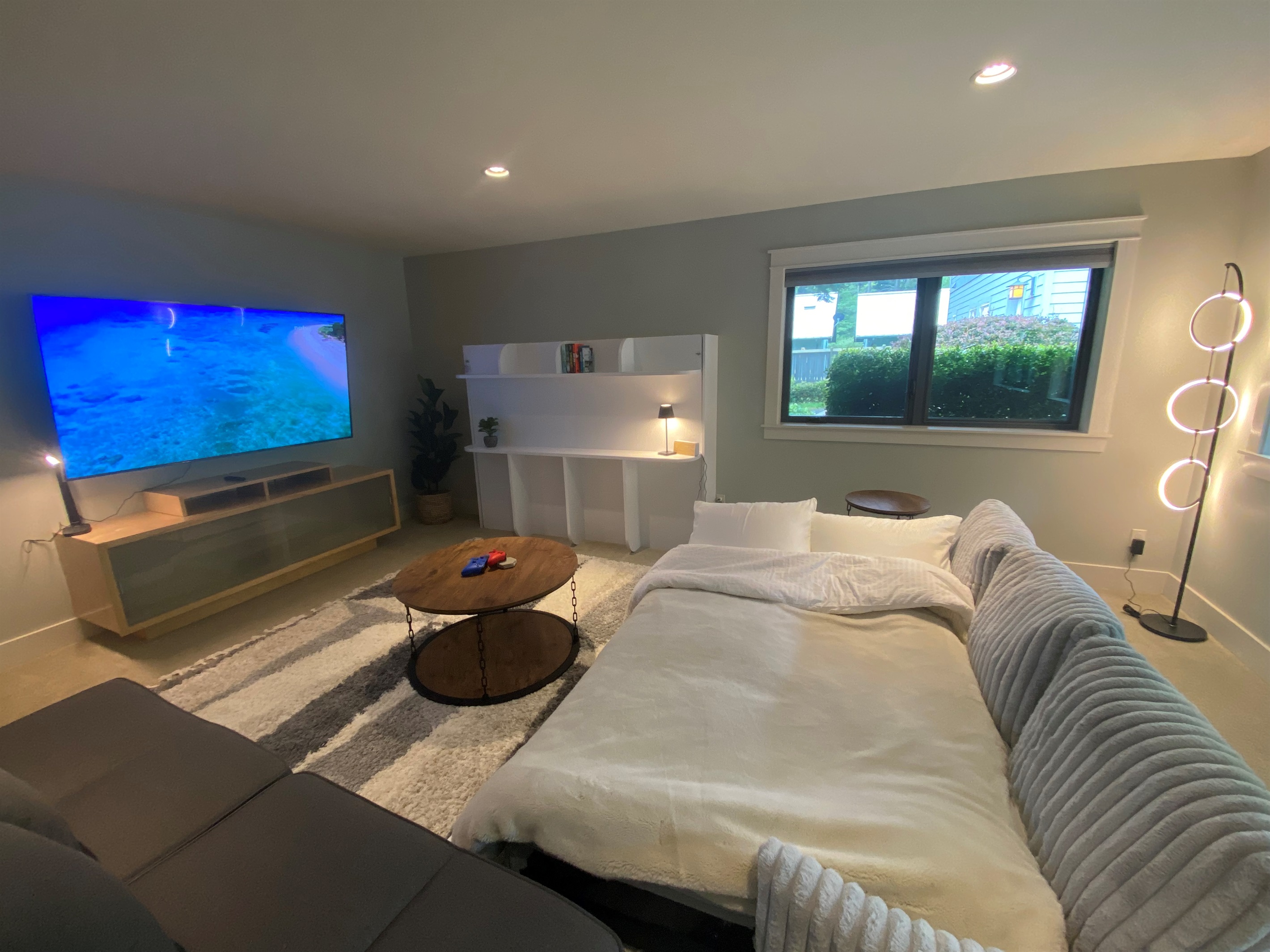 In the third bedroom the cozy couch can be pulled out with ease to create a double bed or the perfect family cuddle area for movies on the big screen TV. 