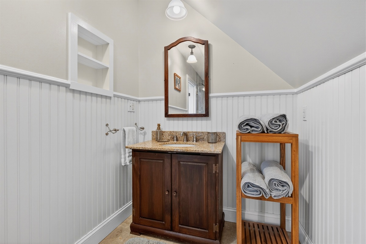 Second floor bathroom 