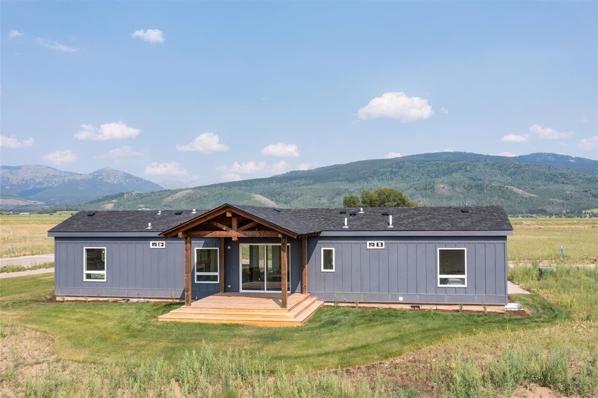 Enjoy beautiful scenery from every angle.