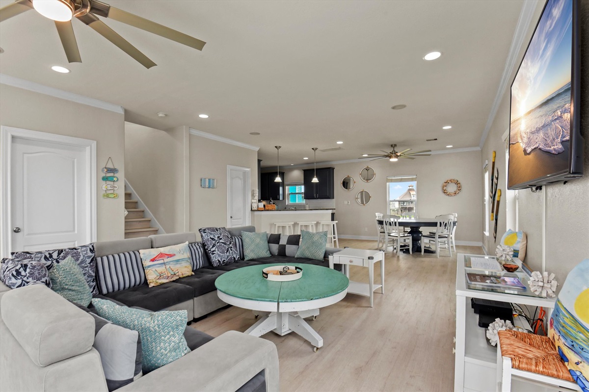 f031b4ce6ab14bf89a7018c53c309e72 Large | Beachhouse | Texas | TX | Vacation Homes | Galveston | Crystal Beach | Kokomo | Breezy Days | Beachfront Elegance | Sunrise Serenity | Southern Sands Property Management, LLC