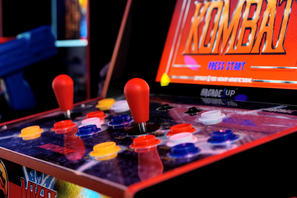 Arcade cabinet controls