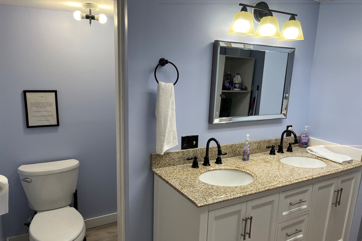 1st floor 1/2 bath with laundry