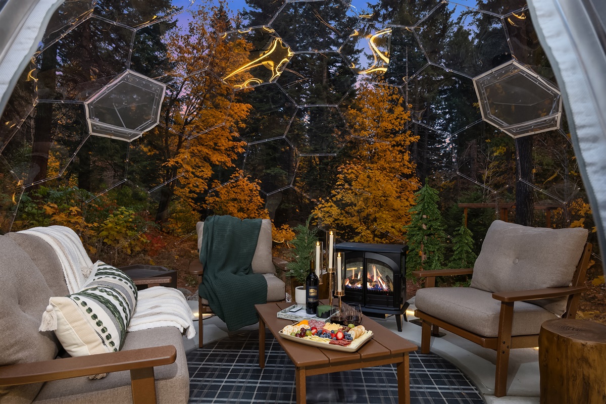 Geo Dome - lounging under the stars, all year round!