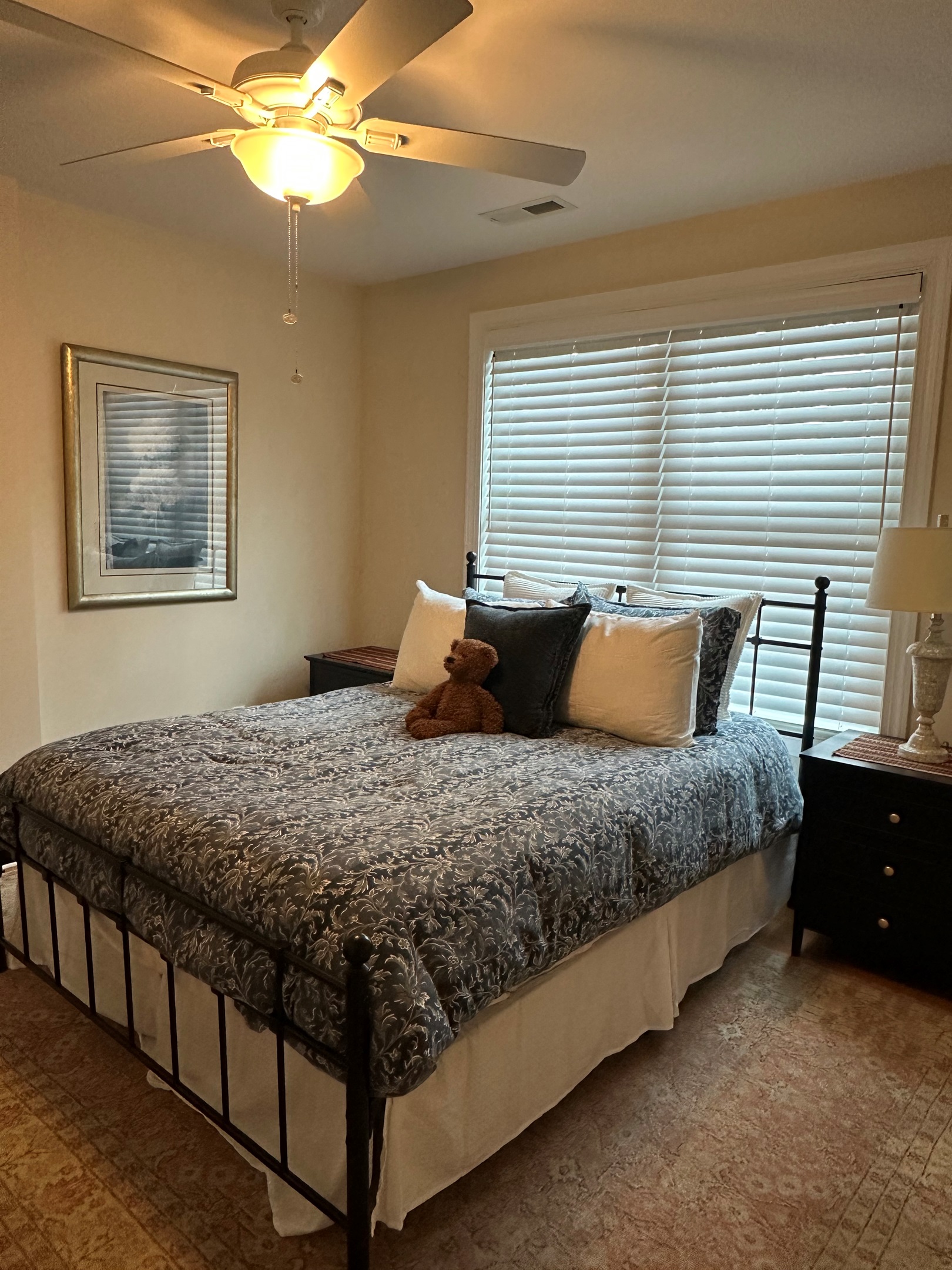 Second Bedroom - Queen