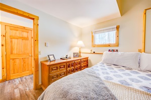 First floor king bedroom