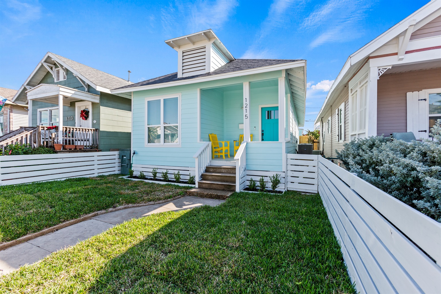 Welcome to your getaway! Across the street from the beach!