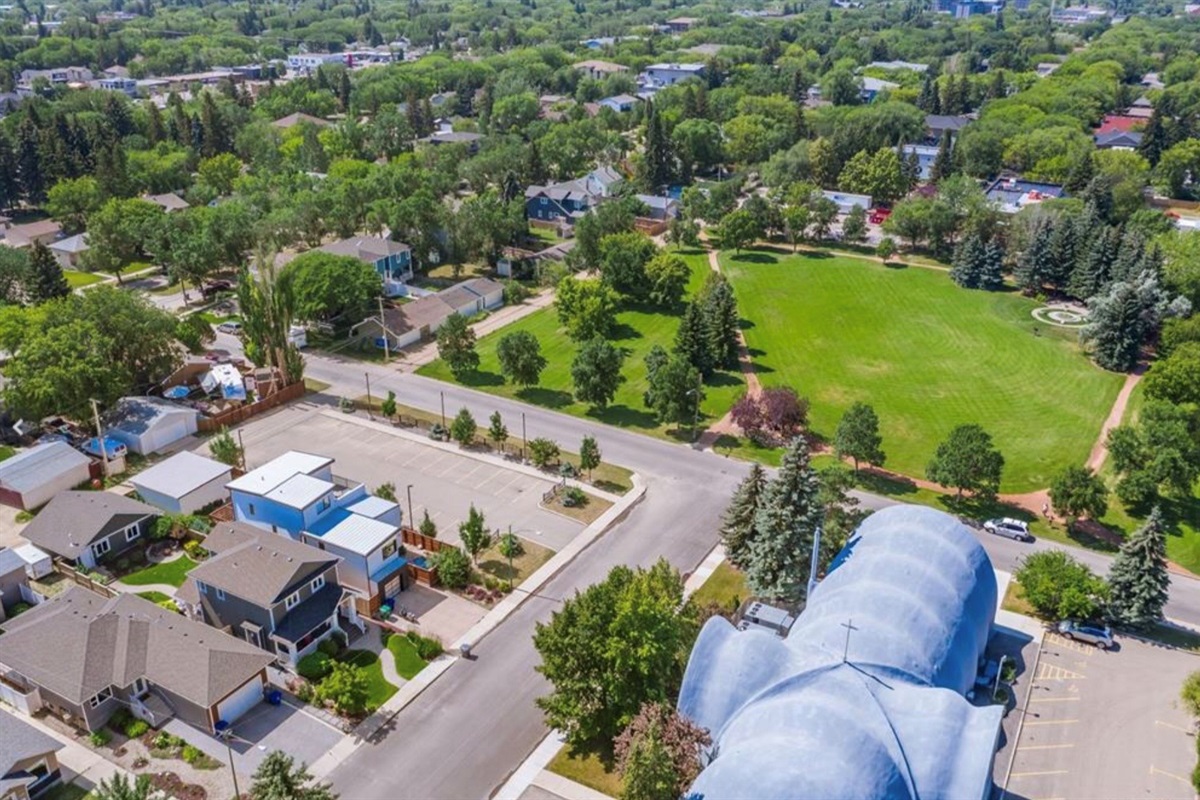 Varsity View neighbourhood with tree-lined streets, parks, and walkability