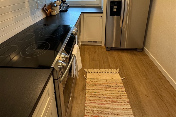 Enjoy a leisurely meal in the fully equipped kitchen.