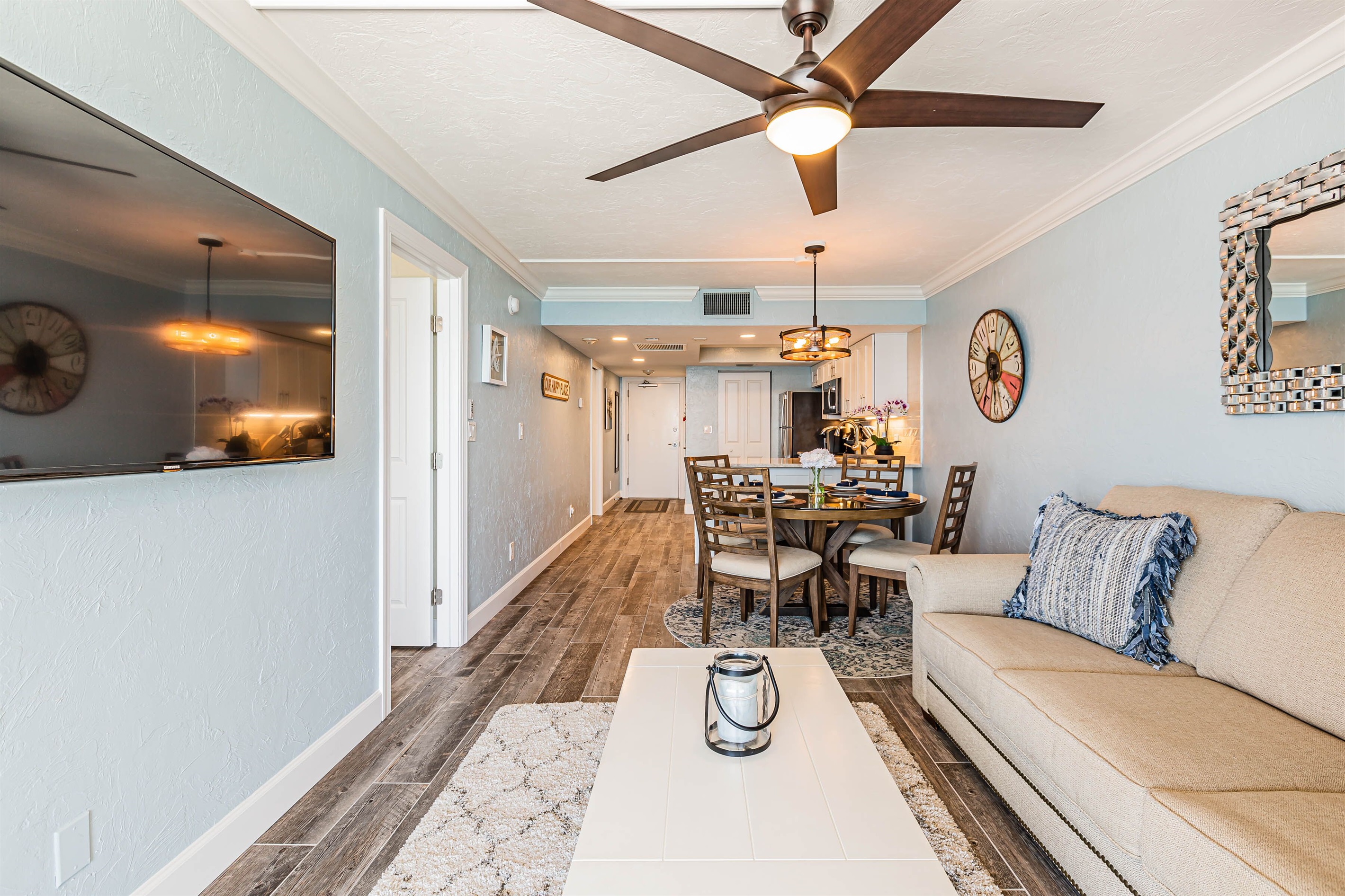 Large Smart TV. Ceiling fan & pull out couch