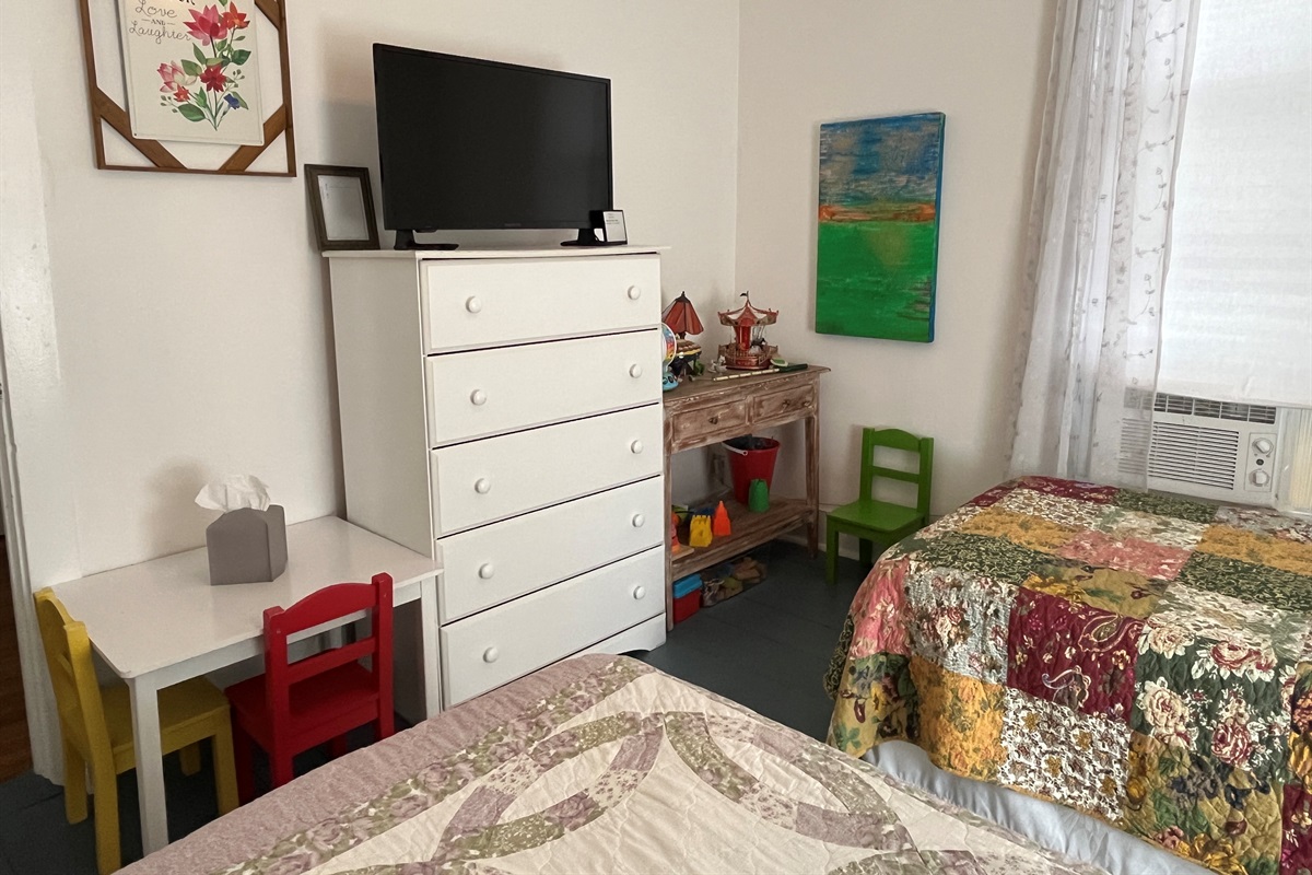 2nd floor kids room with twins
