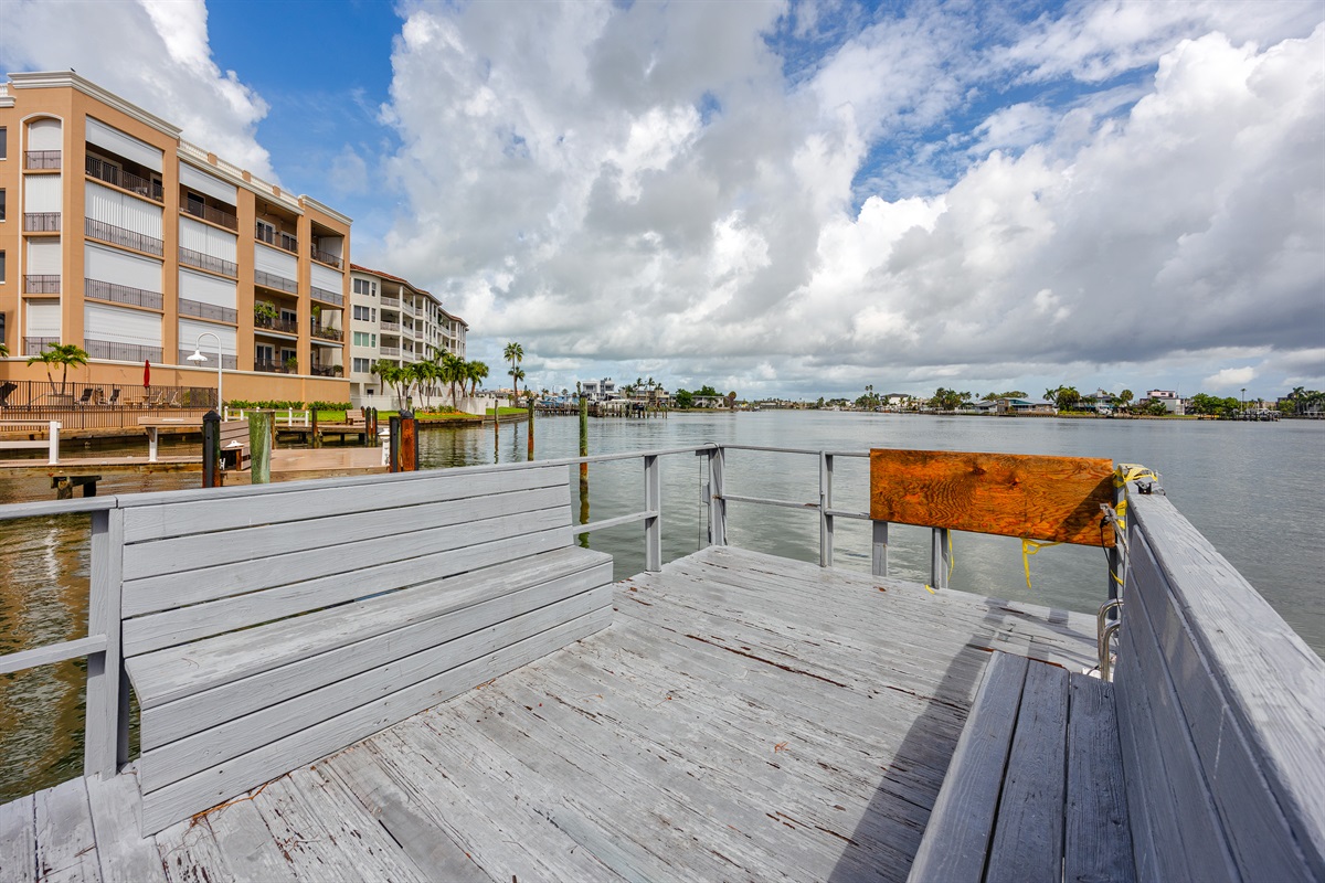Dock seating