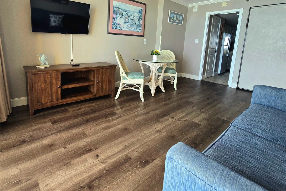 Spacious living room perfect for relaxing and unwinding.