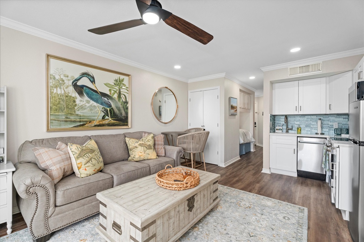 f0747739c3f44eb79629bef047af87c5 Large | Beachhouse | Texas | TX | Vacation Homes | Galveston | Crystal Beach | Kokomo | Breezy Days | Beachfront Elegance | Sunrise Serenity | Southern Sands Property Management, LLC
