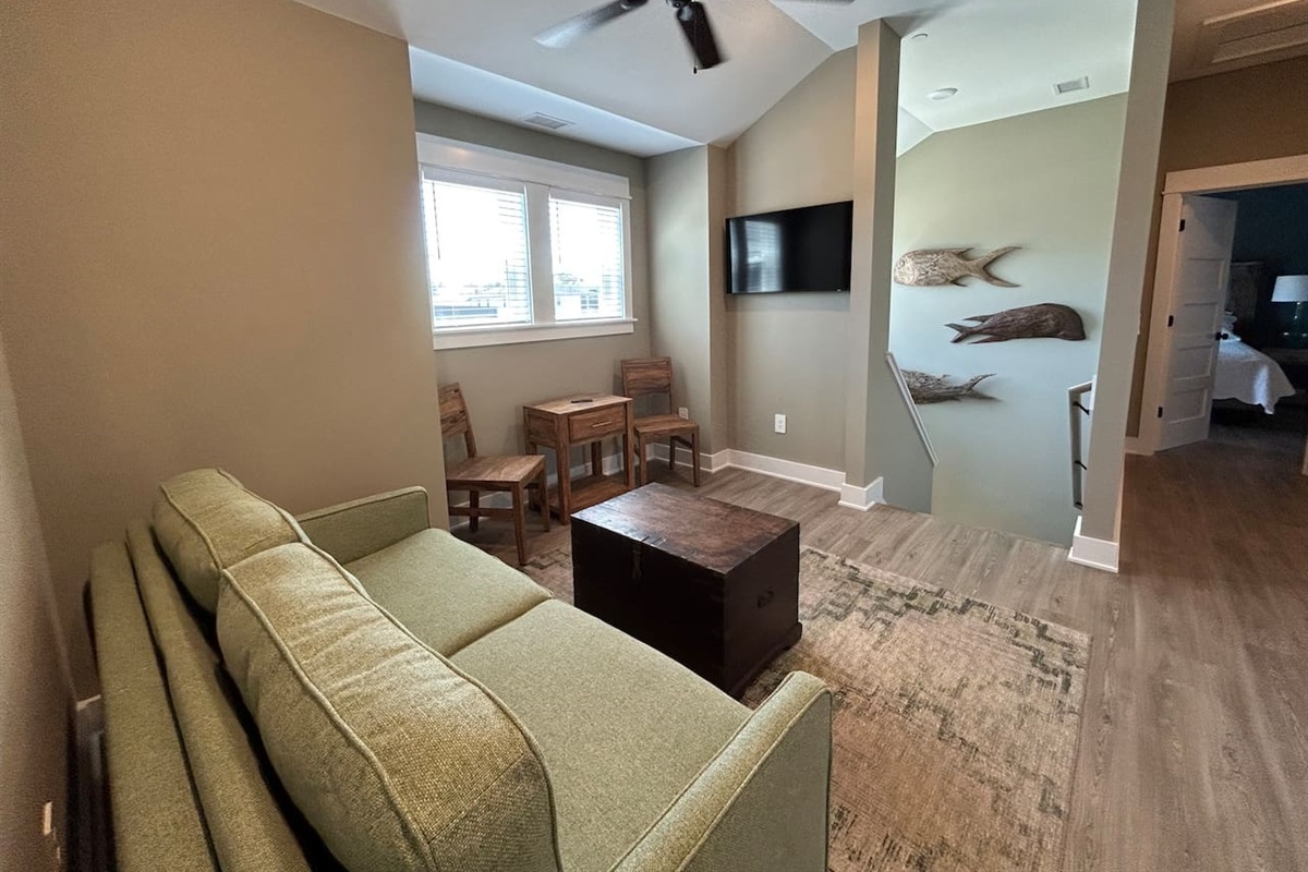 Upstairs den with full size pull out bed 