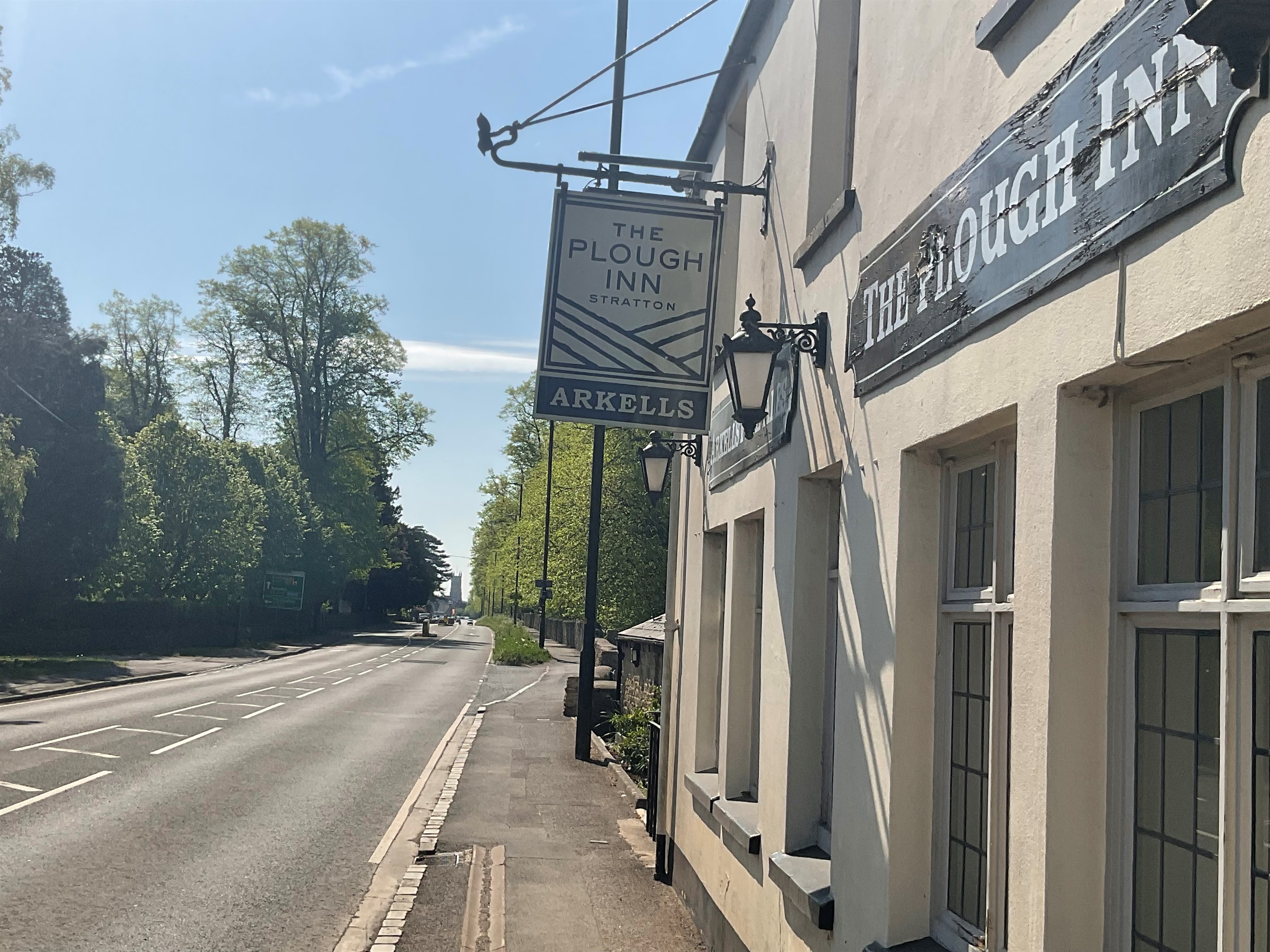 The Plough is a gastropub on the edge of the Bathurst Estate preceding the footpath into Cirencester.