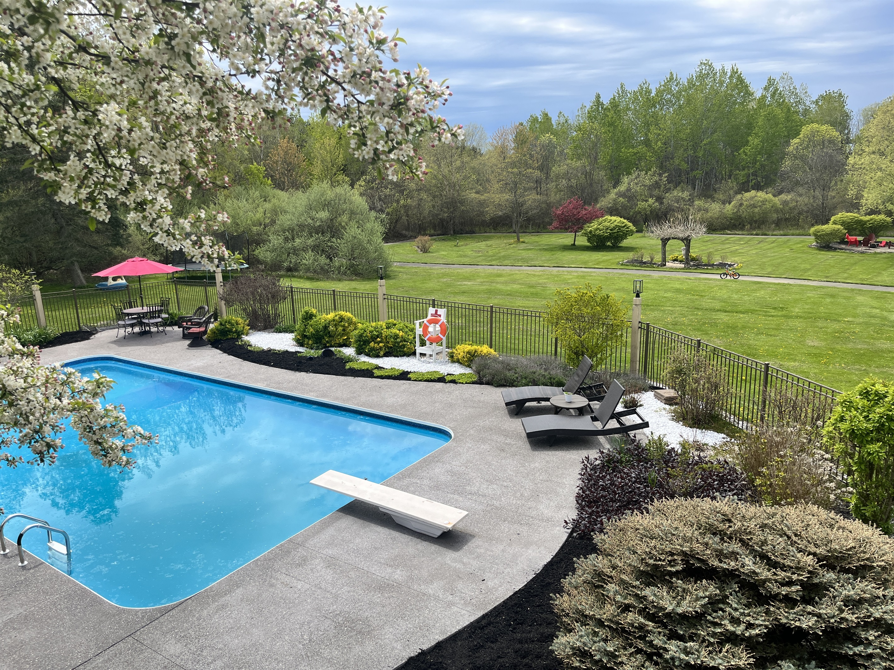 Large Inground Pool and Hot Tub in spacious Backyard including paved 1/7 Mile "Track", Garden Frog Catching Pond.