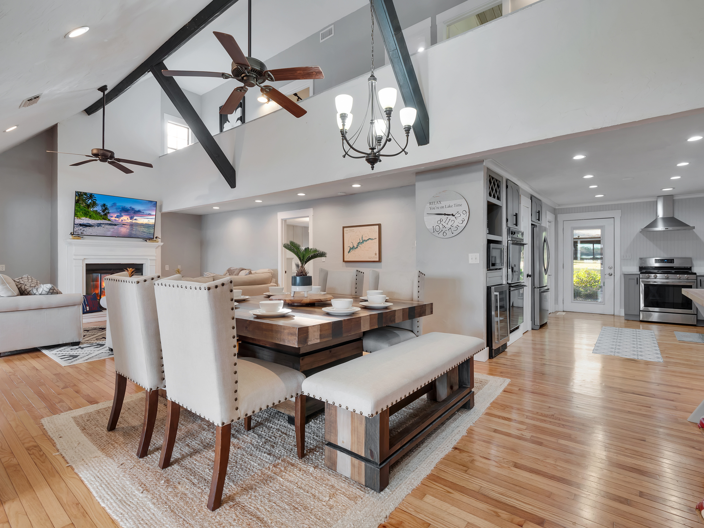4k tv, gas fireplace, sleeper sofa