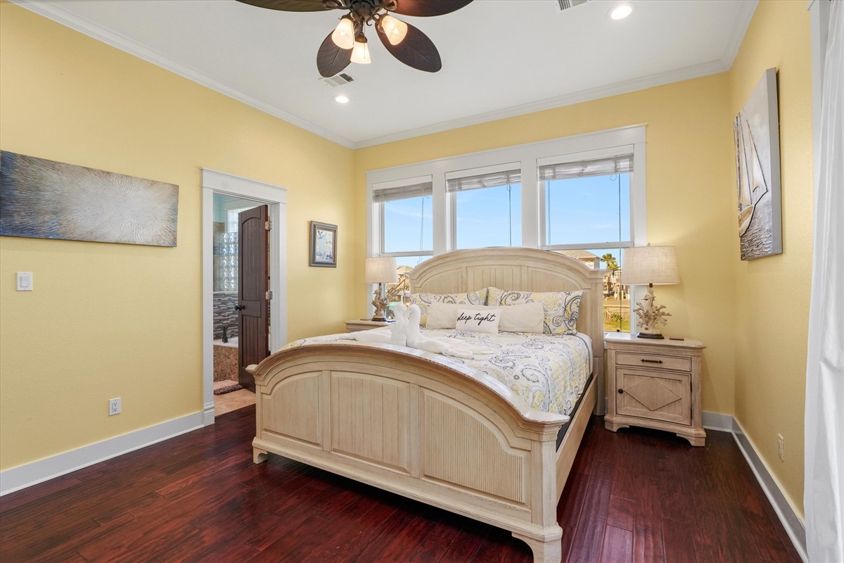 f091282937de4df5b60f341a4b3ff4e2 Large | Beachhouse | Texas | TX | Vacation Homes | Galveston | Crystal Beach | Kokomo | Breezy Days | Beachfront Elegance | Sunrise Serenity | Southern Sands Property Management, LLC