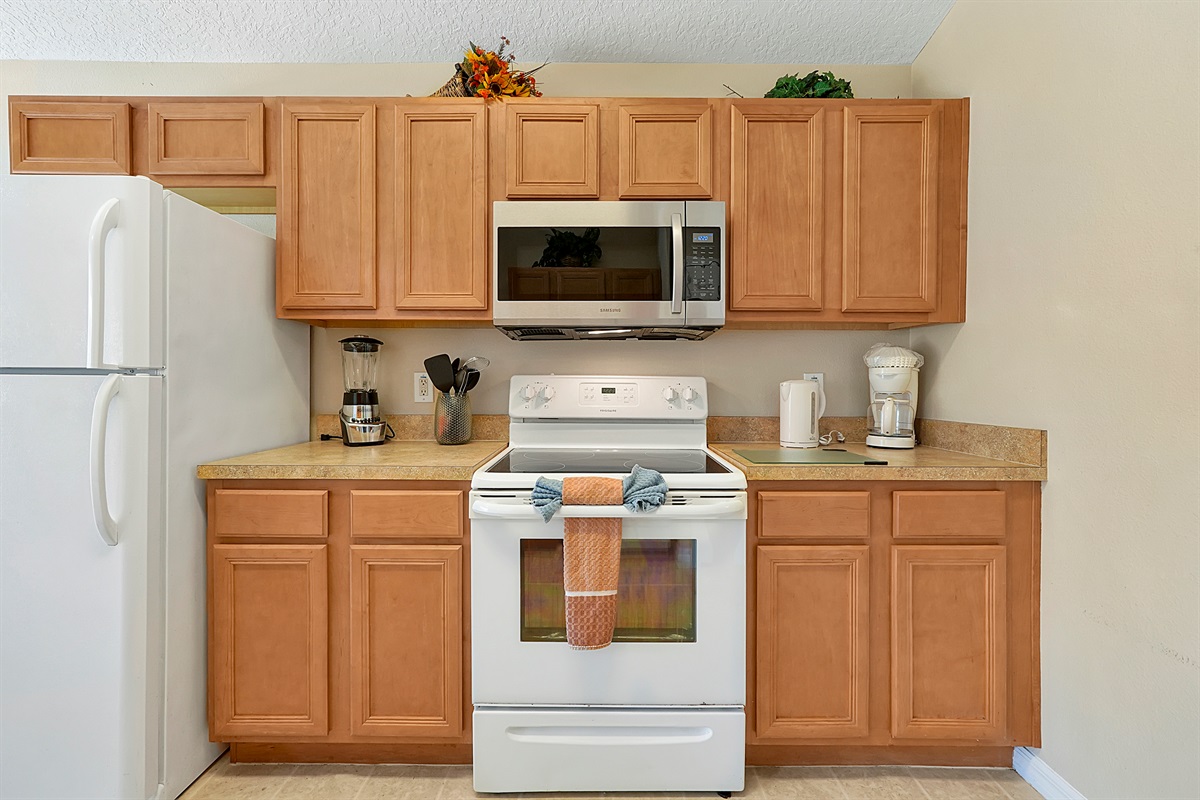 Start your mornings right! From a fresh pot of coffee to quick meals in the microwave, we’ve provided everything you need for a stress-free breakfast, lunch or dinner