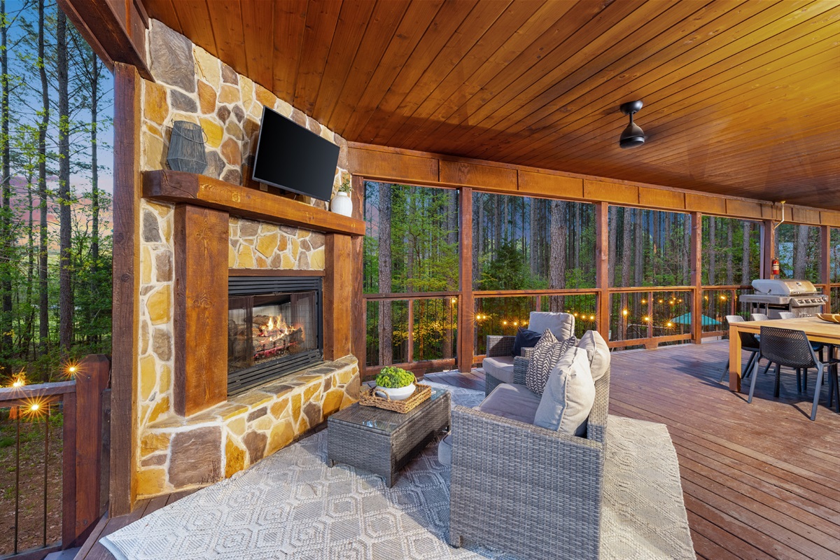 Relax on the back deck for some great family time!