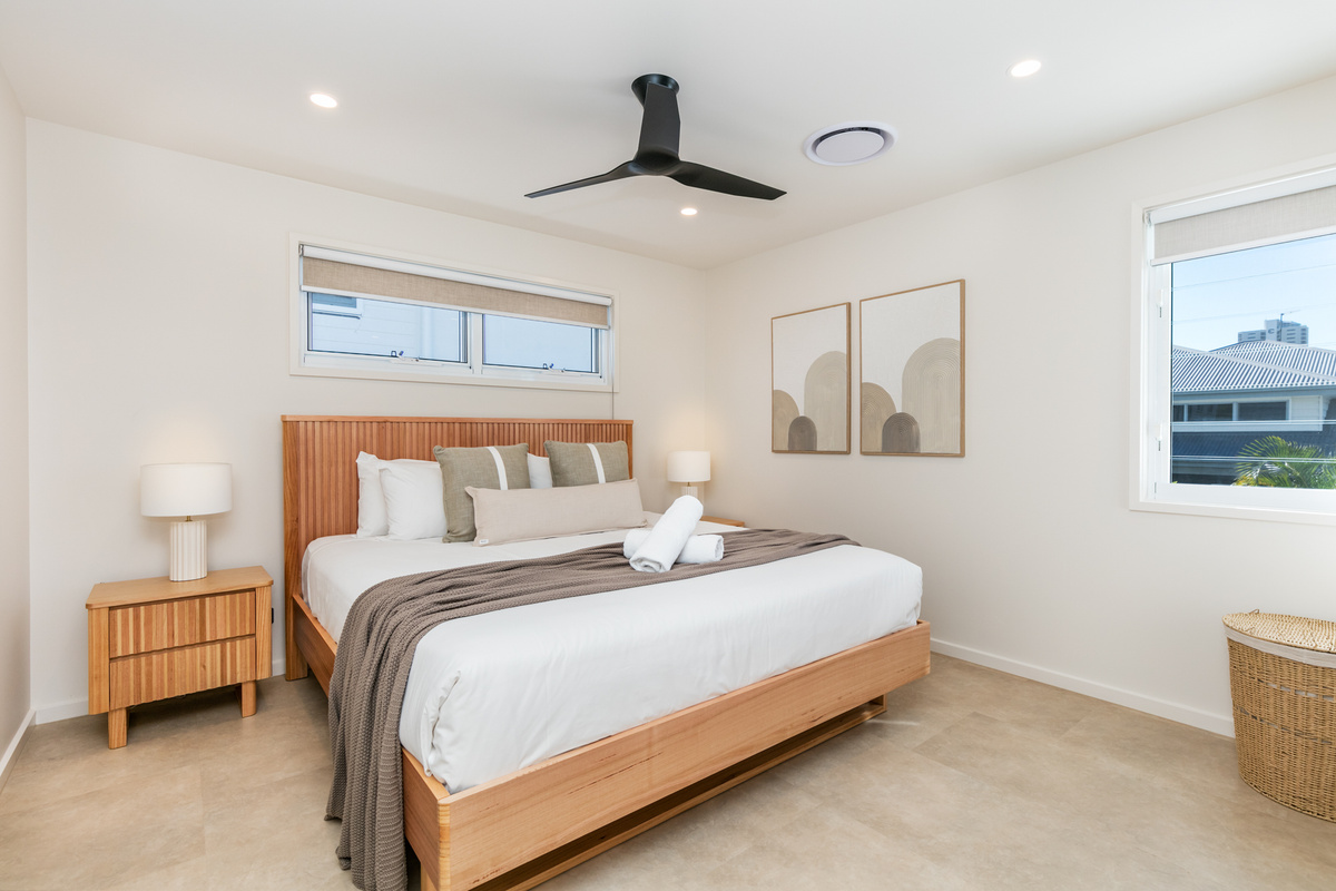 Bedroom 2 - upper level - with ensuite
